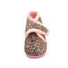 zapatilla de casa con dibujo de piel de lince para niña
