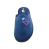 zapatilla de casa para mujer con un bordado love