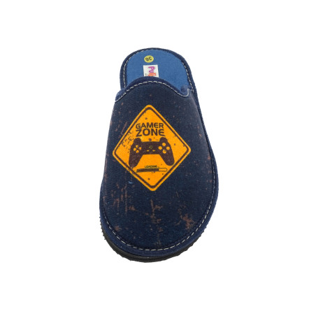 zapatilla de casa para chico-cadete con dibujo de un mando